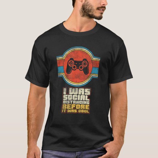 以前は社会的に距離を置いていたクール – ビデオ Tシャツ (正面)