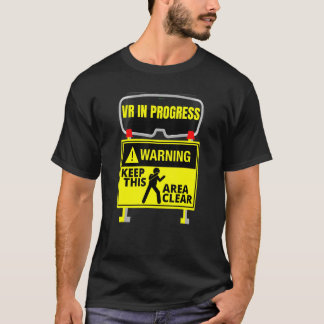 仮想現実が進行中VrゲームのミッションQue Tシャツ