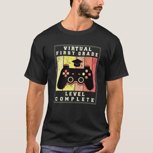 仮想1等級レベルの完全なビデオゲーマークラス Tシャツ (正面)