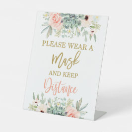 仮面を衣服して 台座サイン