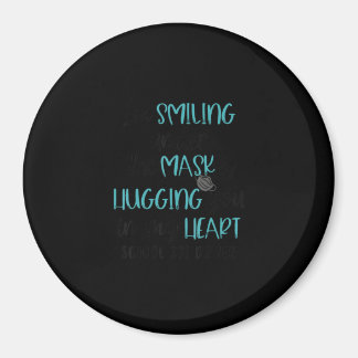 仮面スクールバスの運転手の下で微笑んでいる マグネット