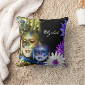 仮面舞踏会のキンセアニェラのベニス風のマスクは個人化なります クッション (ブランケット)