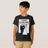 「任務が達成された」結婚 Tシャツ (正面フル)