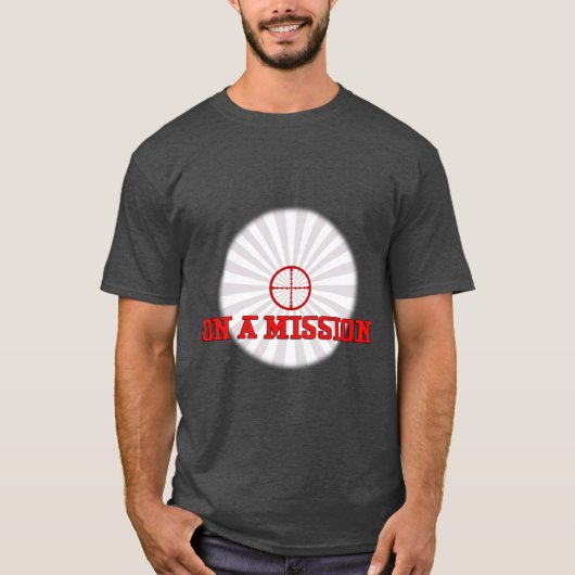 任務を遂行するスナイパーのスコープの芸術作品について Tシャツ (正面)