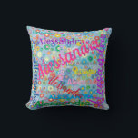 任意の名前のコラージュパーソナライズされたガーリー装飾用クッション クッション<br><div class="desc">この枕葉は誰のものか間違いない!多くのガーリーフォントや色に表示される名前のカラフル違うデザインを特徴とする。名前は青い背景の上に色の花数々ので表示される。女の素晴らし子の寝室または大学の寮の部屋のためのギフトまたはアクセサリー。</div>