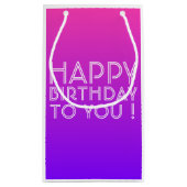 任意の名前の編集可能ハッピーバースデーピンク紫グラデーション スモールペーパーバッグ (裏面)