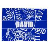 任意の名前、名前のコラージュを追加する青と白 ラージペーパーバッグ (裏面)