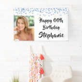 任意の年の誕生日ブルー紙吹雪ブラシスクリプトの写真 横断幕 (インサイチュ)