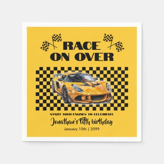 任意の年齢の上でレース誕生日イエロースポーツカー スタンダードカクテルナプキン (正面)