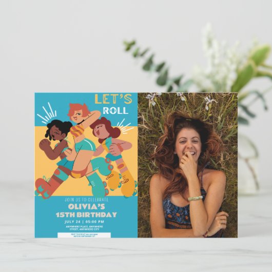 任意の年齢レトロなローラースケート女の子の写真の誕生日 招待状 (スタンド正面)