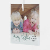 任意の文字フォトオーバーレイモダンのシンプル緑のスクリプト ガラスオーナメント (正面左)