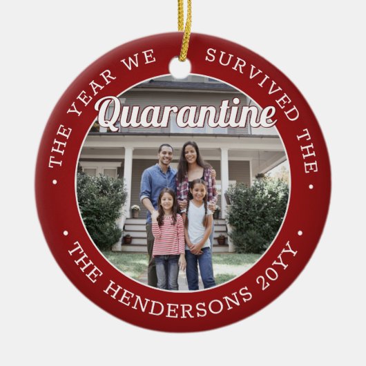 任意の文字2おもしろい写真Covid検疫赤い白 セラミックオーナメント (正面)