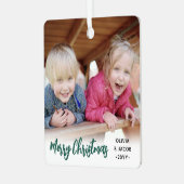 任意の文字2フォトトレンディーブラシ付き緑のスクリプト メタルオーナメント (正面左)