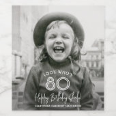 任意の誕生日シックなホワイトタイポグラフィフォトパーティー ワインラベル (シングルラベル)