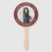 任意の誕生日2写真ブラシ付きブルゴーニュと金ゴールド ハンドファン (裏面)