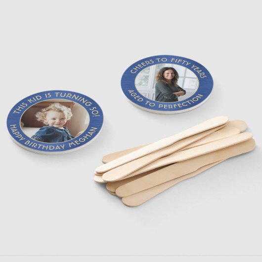 任意の誕生日2写真ブラシ付き青と金ゴールドラウンド ハンドファン (組立なし)