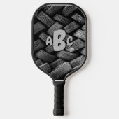 任意の3イニシャルレターモノグラムオールドタイヤ ピックルボールラケット (裏面)