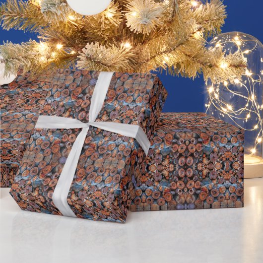 伐採された木の幹の積み重ねられたパターン 写真 ラッピングペーパー (クリスマス)
