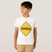 伐採トラック警告サイン 運搬 道路安全 Tシャツ (正面フル)