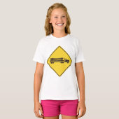 伐採トラック警告標識 運輸 道路安全 Tシャツ (正面フル)