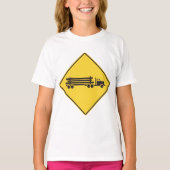 伐採トラック警告標識 運輸 道路安全 Tシャツ (正面)