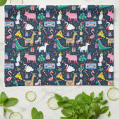 休日の予測できな動物とアイコンのパターン キッチンタオル (折り畳み)