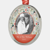 休日の写真|のメリークリスマスの休日の花柄 メタルオーナメント (左)