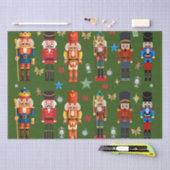 休日の可憐なおもちゃの兵士のナツクラッカーパターングリーン 薄葉紙 (クラフト)