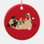 休日の応援のかわいいパグのクリスマスを自由にして下さい セラミックオーナメント (裏面)
