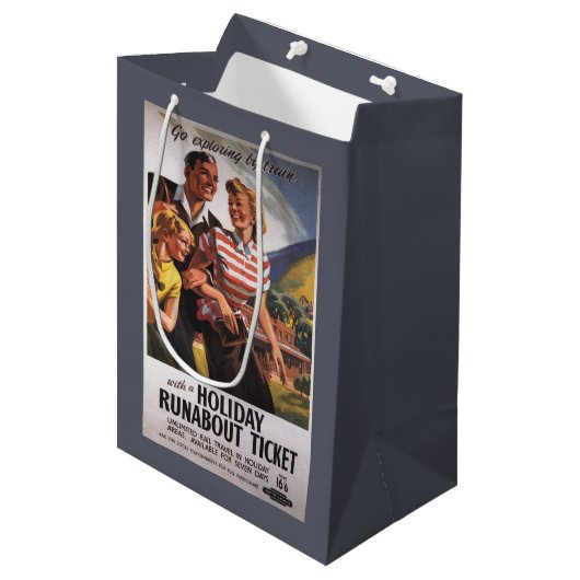 休日のRunaboutの節約の家族のトリオ ミディアムペーパーバッグ (正面アングル)