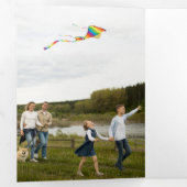 休日カラフルの挨拶タイポグラフィ3 – 写真 三つ折りカード (内部最初)