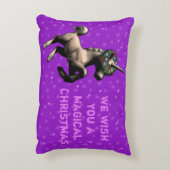 "休日ユニコーン"のクリスマスのアクセントの枕(紫色) アクセントクッション (裏面(縦))