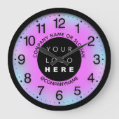 会社のカスタムロゴピンクブルーの名前のスローガン ラージ壁時計 (正面)