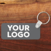 会社のロゴと文字企業のスワッググレー キーホルダー (正面)