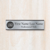 会社のロゴオフィスのドアのサインフェイクシルバー サインプレート (正面)