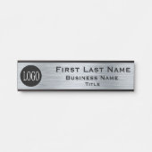 会社のロゴオフィスのドアの看板メタリックルック サインプレート (正面)