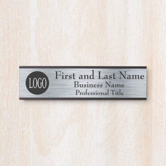 会社のロゴオフィスのドアの看板メタリックルック サインプレート (正面)