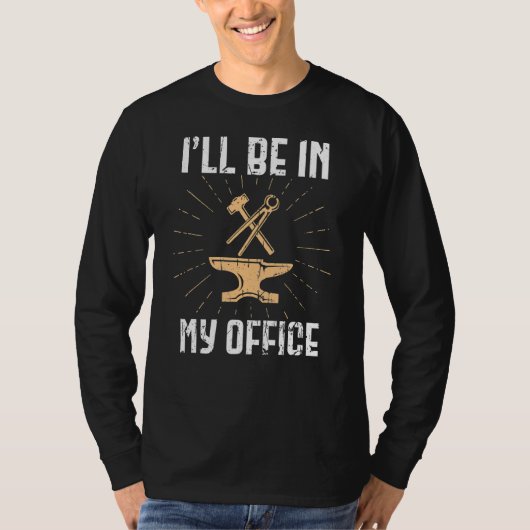 会社の鍛冶屋の金工に行くよ Tシャツ (正面)