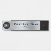 会社ロゴオフィスのドアの看板シルバールック サインプレート (正面)