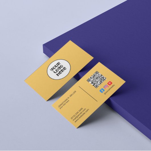 会社ロゴソーシャルメディアQRコードイエローエレガント 名刺