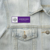 会社社員の紫色のロゴをここに追加 名札 (インサイチュ)