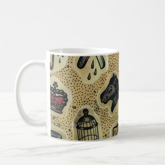 伝統的で抜け目がない入れ墨のマグ コーヒーマグカップ (左)