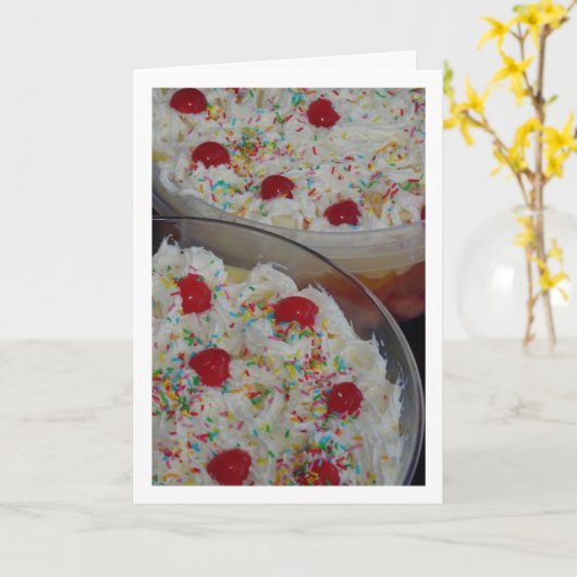 伝統的なイギリスのトリフルデザート料理 カード (黄色い花)