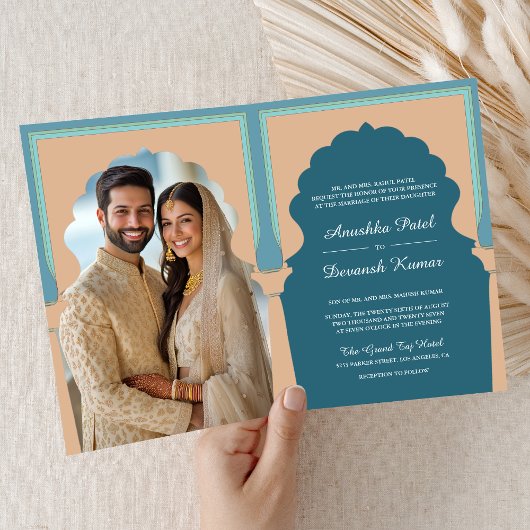 伝統的なインドの青いアーチの写真の結婚式 招待状