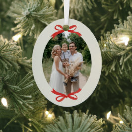 伝統的なクリスマス 赤いリボン 楕円形 写真 メタルオーナメント