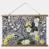 伝統的なハワイアンタパとプルメリア 吊り下げ型タペストリー (正面)