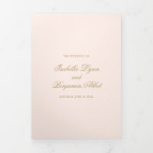 伝統的なピンクのフォーマルな結婚式