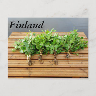 伝統的なフィンランドのサウナ用ウィスクが波止に置かれている ポストカード
