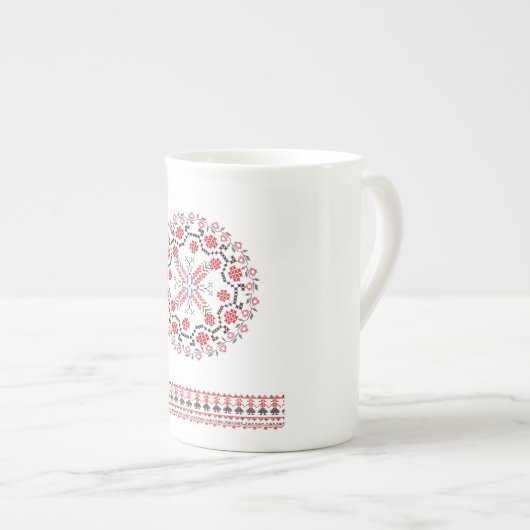 伝統的なルーマニアの民芸のモチーフルーマニア1 ボーンチャイナマグカップ (正面右)