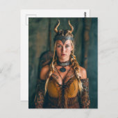 伝統的な服装のバイキング女性 ポストカード (正面/裏面)